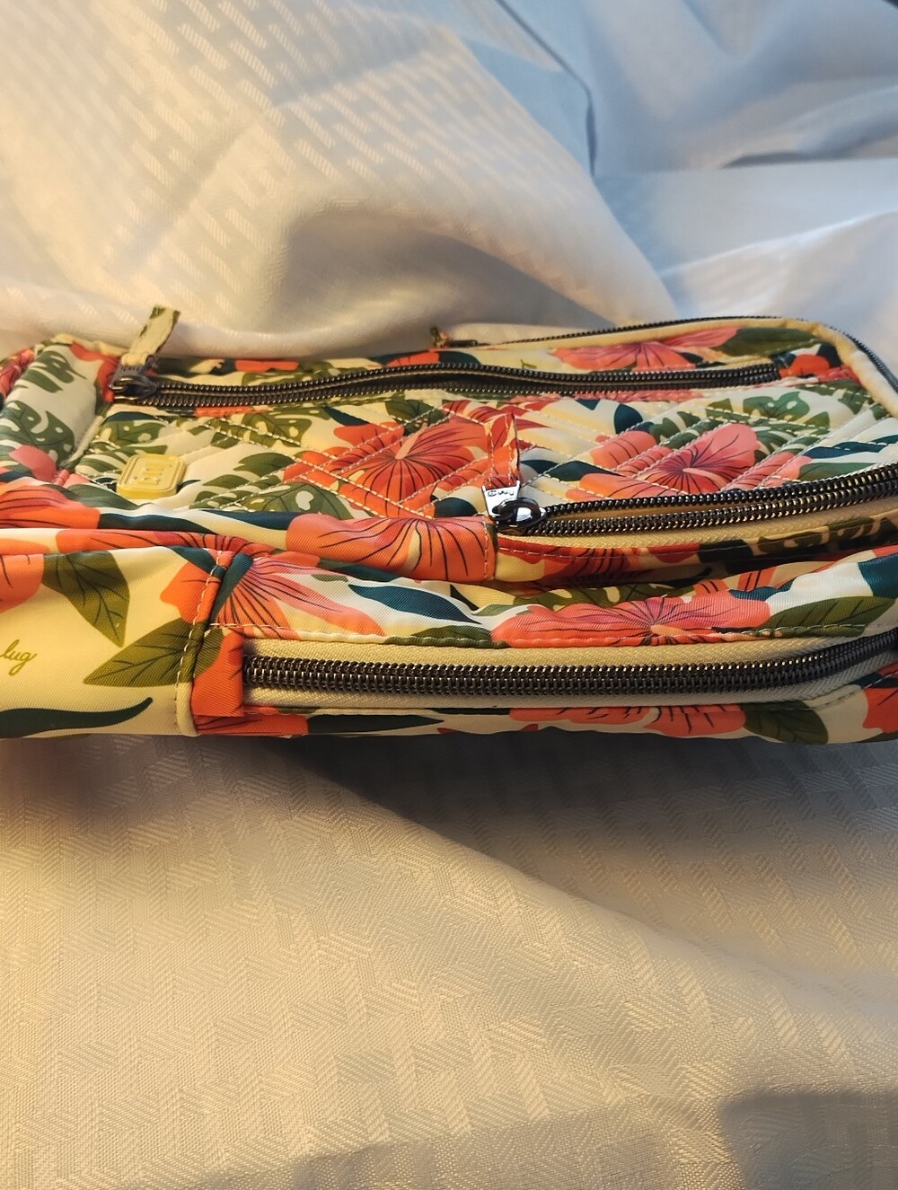 NWOT LUG TAILBACK SLING BAG Lush Luau - Picture 2 of 10